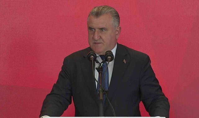 Gençlik ve Spor Bakanı Bak: "Türkiye futbolunun, Türk sporunun güçlü olmasını istiyoruz"