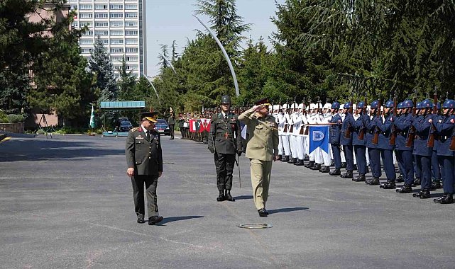 Genelkurmay Başkanı Orgeneral Bayraktaroğlu, Pakistan Savunma Kuvvetleri Komutanı Munir ile görüştü