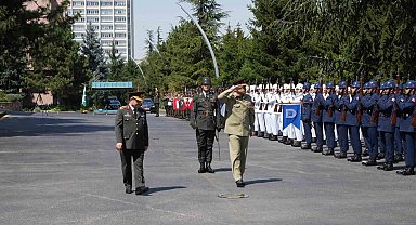 Genelkurmay Başkanı Orgeneral Bayraktaroğlu, Pakistan Savunma Kuvvetleri Komutanı Munir ile görüştü
