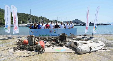Göcek Halk Plajı'nda deniz dibi temizliği tamamlandı