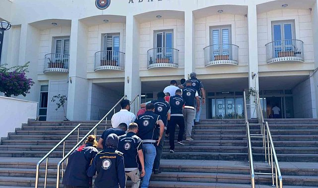 Göçmen kaçakçılığı operasyonunda 7 tutuklama