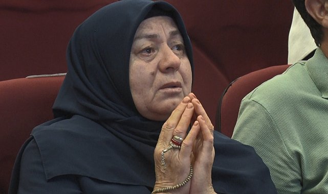 Hac kurasında ismi çıkan hacı adayları sevinçten gözyaşlarını tutamadı