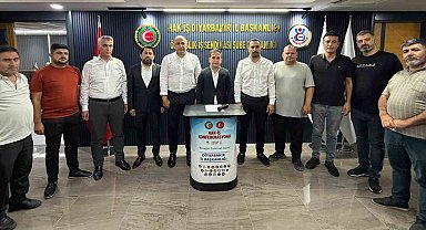HAK-İŞ İl Başkanı Aküzüm: "Bu tarihi direniş, bir daha yaşanmamak üzere tarihin altın sayfalarına demokrasiye sahip çıkan milletin zaferi olarak yazılmıştır"