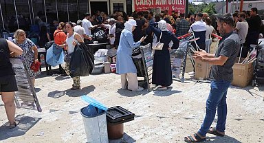 Hatay'da mağaza açılışında izdiham