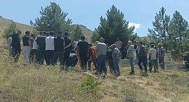 Hayatını kaybeden doğa fotoğrafçısı, memleketi Sivas'ta son yolculuğuna uğurlandı