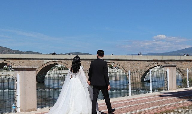 Horlamak hem boşanma hem tazminat sebebi
