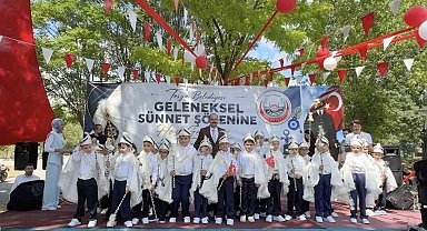 İlçedeki çocuklar toplu sünnet oldu, düzenlenen şenlikte doyasıya eğlendi