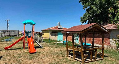 İnönü Belediyesi'nden park ve sosyal alanlara kamelya desteği
