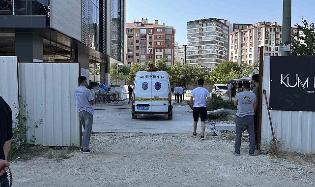 İnşaatın yedinci katında yük asansöründen düşen usta öldü