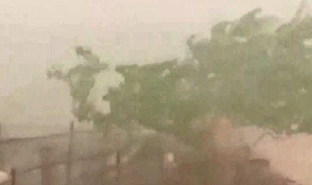 İpsala'da dolu ve sağanak yağış etkili oldu