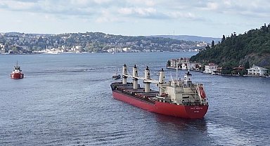 İstanbul Boğazı'nda makine arızası yapan gemi nedeniyle gemi trafiği durduruldu