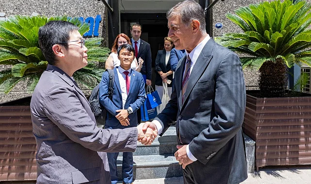 İzmir'de Başkan Tugay'dan Singapur'a İEF ve EXPO 2027 daveti