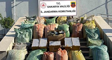 Jandarmadan 1 tonluk tütün operasyonu: 2 gözaltı