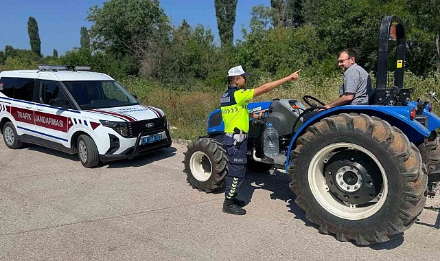 Jandarmadan çiftçilere trafik ve yangın uyarısı