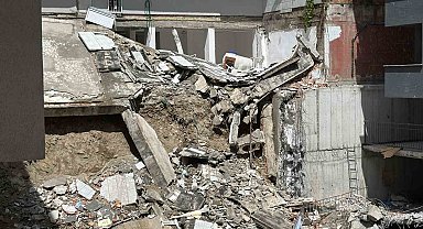 Kağıthane'de yıkım paniği: Apartman sakini: "Deprem oluyor sandık"