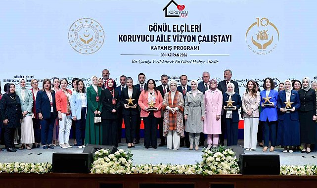 Kahramanmaraş'a koruyucu aile hizmetlerinde "Kalabalık Aile Özel Ödülü"