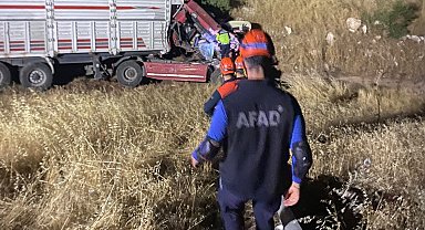 Kahramanmaraş'ta kamyon tıra arkadan çarptı: 1 yaralı