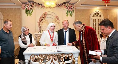 Kahramanmaraş'ta sevgi engel tanımadı: Görme engelli iki öğretmen dünyaevine girdi