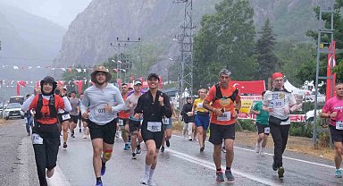 Kapıkayafest'te 21 kilometrelik dağ koşusunda nefes kesen mücadele