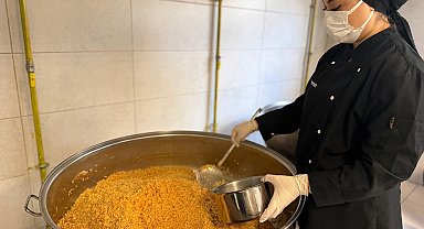 Karabük Belediyesinden her gün 430 kişiye sıcak yemek desteği