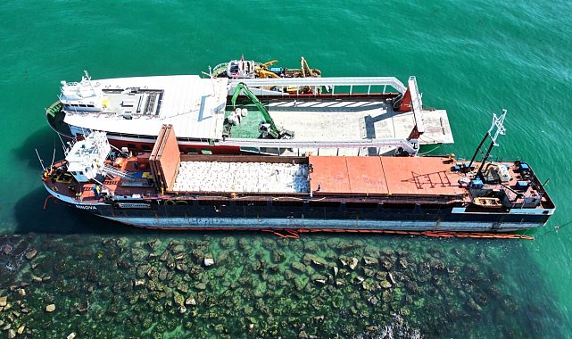 Karasu'da karaya oturan gemiyi kurtarma çalışmalarına başlandı