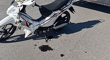Kavşakta otomobil ile motosiklet çarpıştı: 1 yaralı