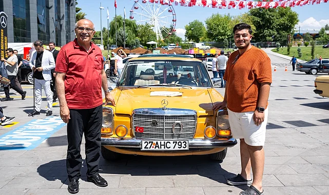 Kayısı Festivali'nde klasik Mercedes buluşması