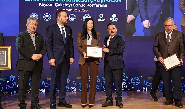 Kayseri Büyükşehir'e 'sıfır atık' plaketi