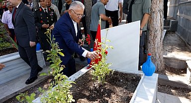 Kayseri protokolü 15 Temmuz şehitlerini andı