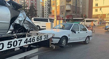 Kayseri'de alkollü aday sürücü ekiplere zor anlar yaşattı, otomobilin çekileceğini anlayınca direndi