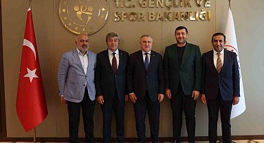 Kayserispor heyetinden Osman Aşkın Bak'a ziyaret