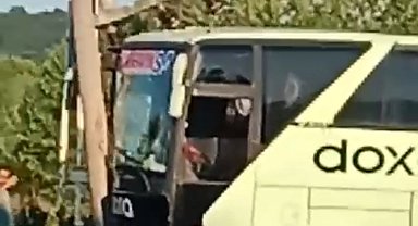 Kaza sonrası patlayan lastik polis memurunu yaralandı