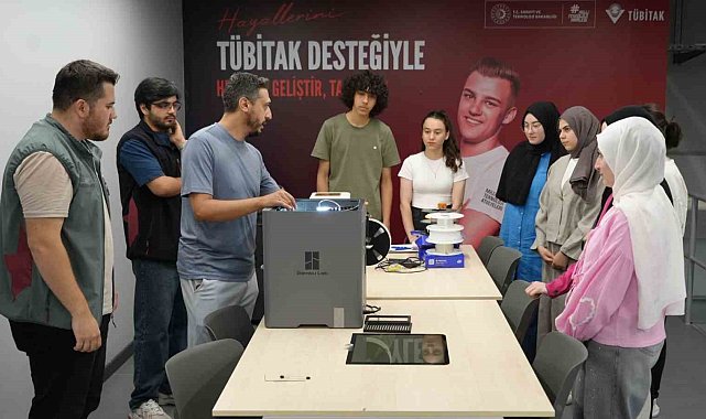KBÜ'de lise öğrencileri dijital üretim ve yapay zeka eğitimi alıyor
