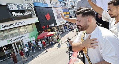 Kırkpınar başpehlivanı Erkan Taş'a Antalya'da coşkulu karşılama