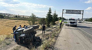 Kontrolden çıkan traktör şarampole devrildi: 1 yaralı