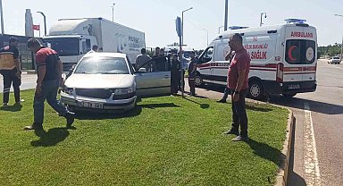 Konya'da otomobil ile kamyon çarpıştı: 3 yaralı