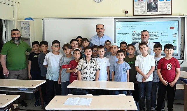 Konya'da Başkan Altay hafızlık eğitimi alan kursiyerlerle buluştu