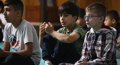 Konya'da çocuklar camilerde buluşuyor