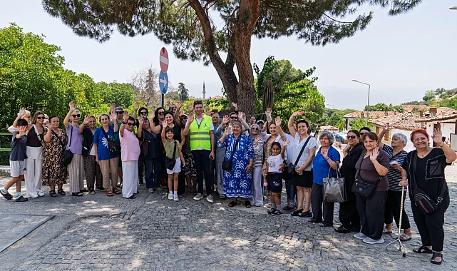 Kültür gezileriyle İzmir'i keşfettiler