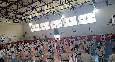 Kütahya Pazarlar'da 200 sporcu Kyokushin-Kan Türkiye Yaz Gelişim Kampı'nda buluştu
