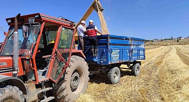 Kütahya'da yerli ve milli arpa çeşitlerinin hasadı yapıldı