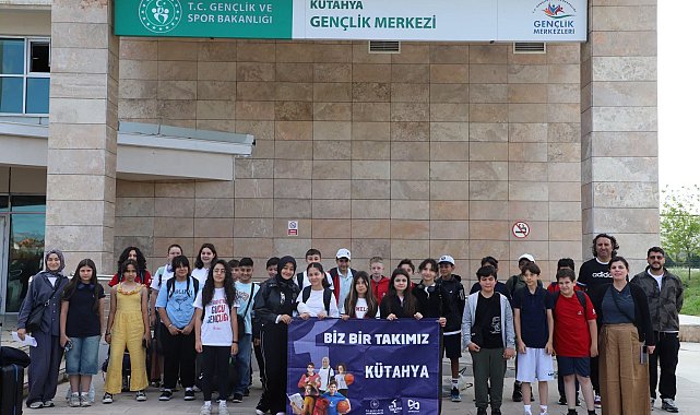 Kütahyalı gençler "Biz Bir Takımız" projesi kapsamında Kırklareli'ne uğurlandı