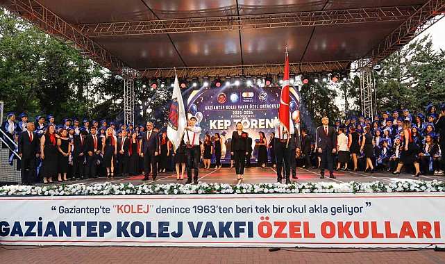 LGS'de çifte şampiyonluk Gaziantep Kolej Vakfı'nda