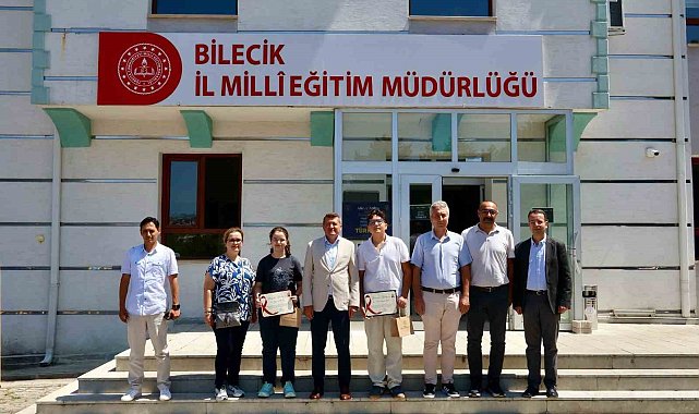 LGS'de dereceye giren öğrenciler ödüllendirildi
