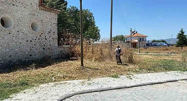 Manisa Büyükşehir'den Karacaahmet Türbesi'nde hummalı temizlik