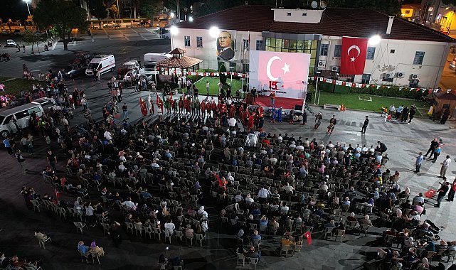 Manisa'da 15 Temmuz ruhu meydanlara taştı