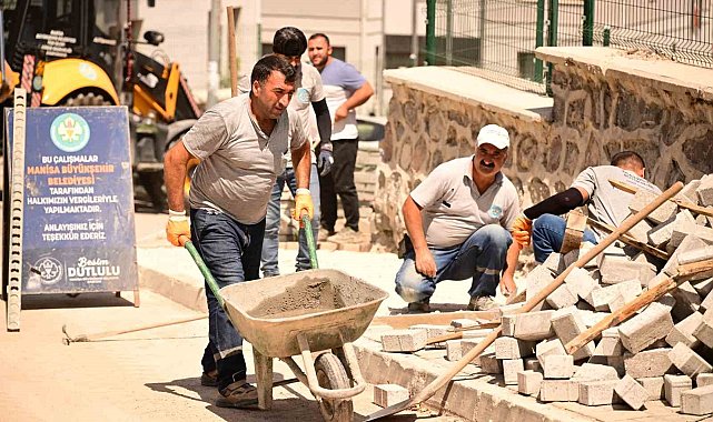 Manisa'nın yeni yerleşim yeri Akgedik'te yollar yenileniyor