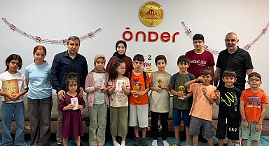 Mardin Önder'den Kur'an-ı Kerim'e geçen miniklere teşvik