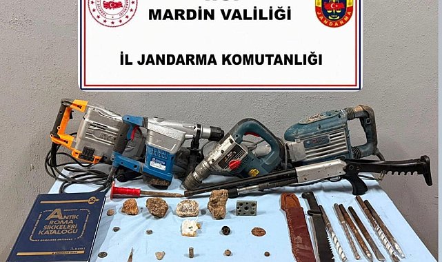 Mardin'de tarihi eser kaçakçılığı operasyonunda 1500 yıllık mozaik ele geçirildi