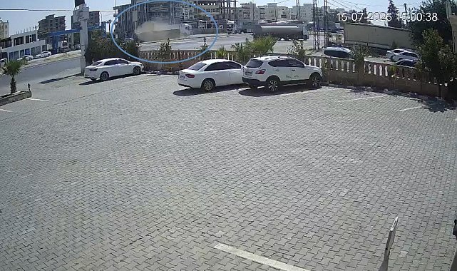 Mardin'deki tır kazası güvenlik kamerasına yansıdı